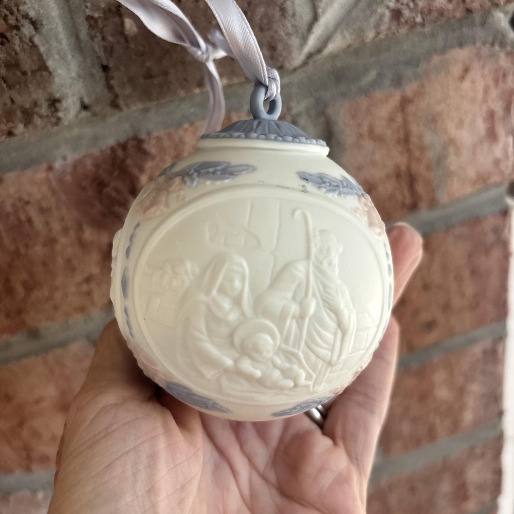 Lladro Porcelain Bisque Christmas Ornament Ball 1991 Nativity Scene Winter Town